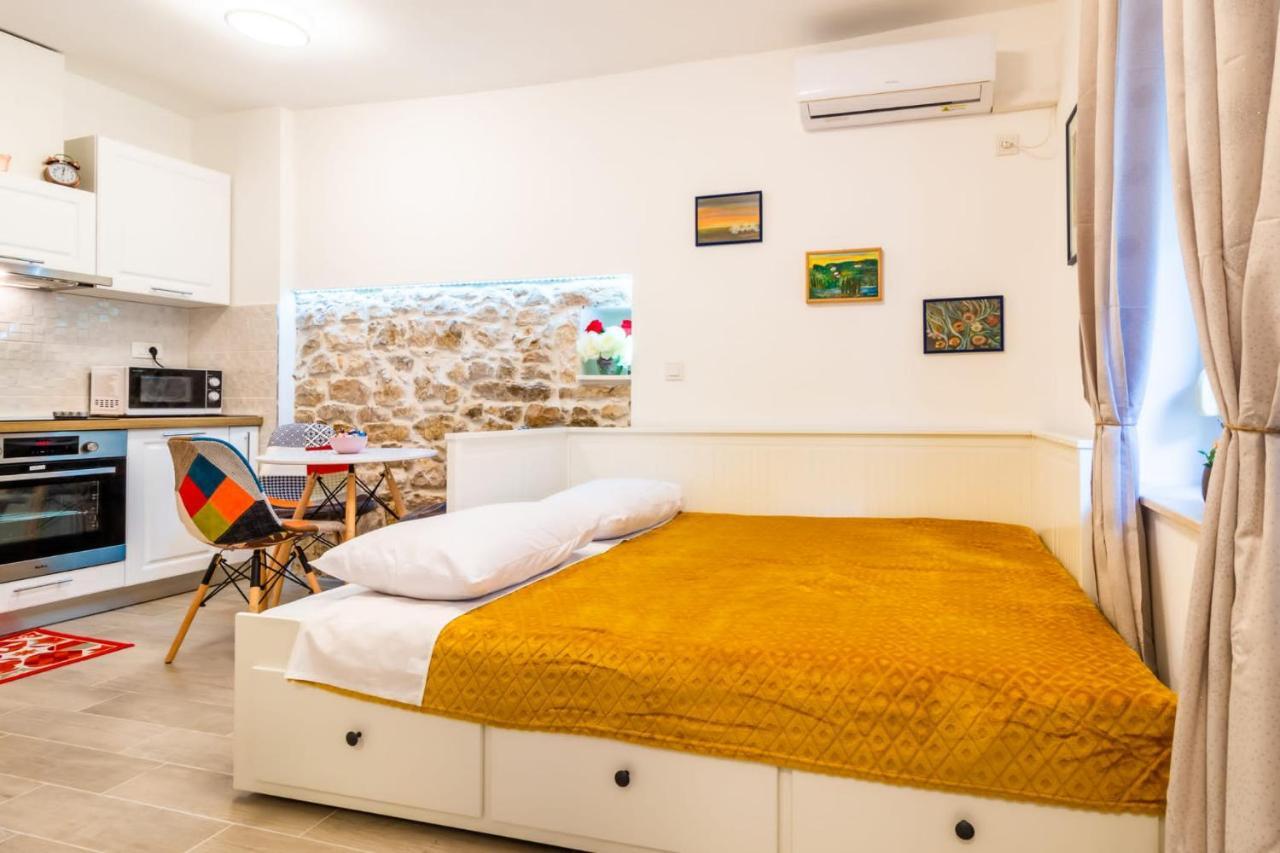 Studio Apartman Mirela Kastel Stafilic Kastela Exterior photo